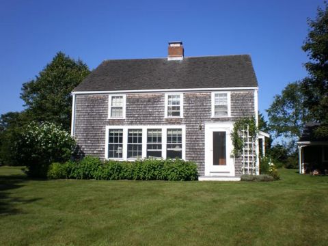 Front of House and Yard berns-01-exterior.jpg